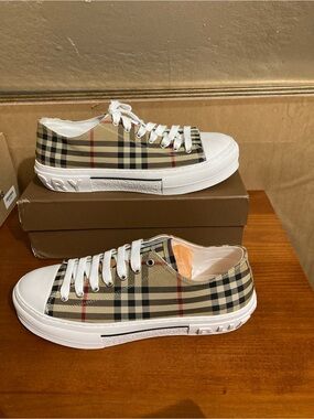 Burberry Black and White Branded Dust Bag